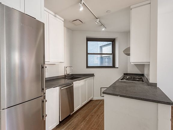 3rd image of 422 W 20th St APT 2E