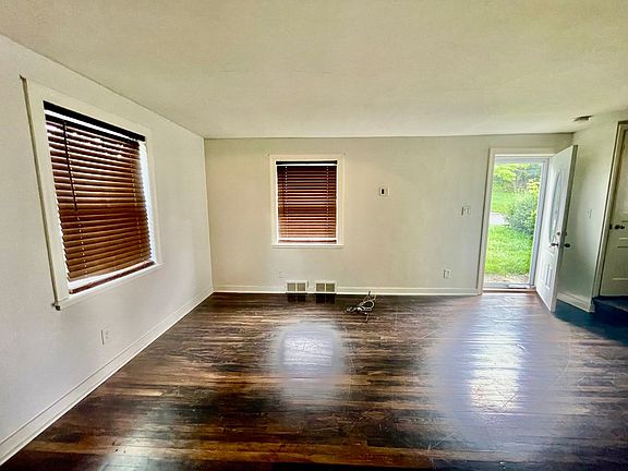 2nd image of 5705 Hilltop Ave