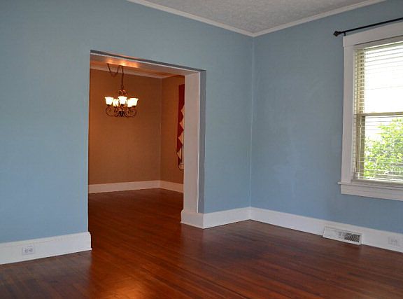 3rd image of 325 College Ave