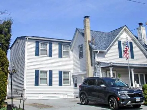 105 Wicks Lane, Malverne, NY 11565