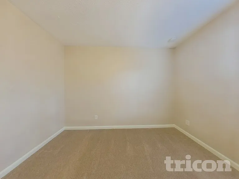 7602 Autumn Breeze — Photo 12