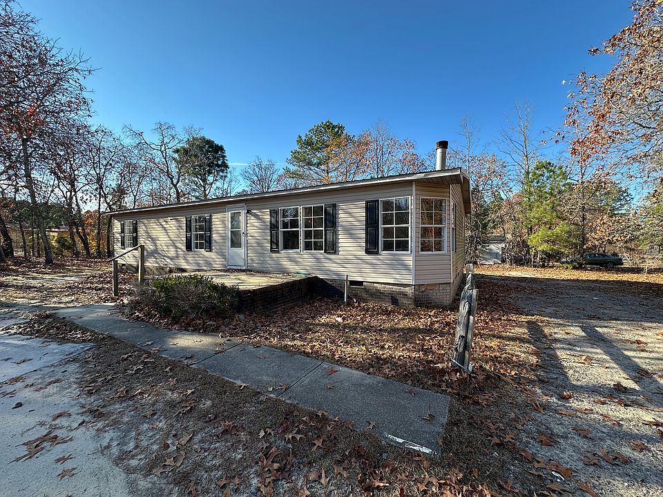 1st image of 150 Christopher Dr