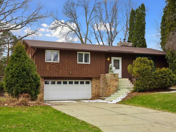 1640 Innsbruck Pkwy, Minneapolis, MN 55421
