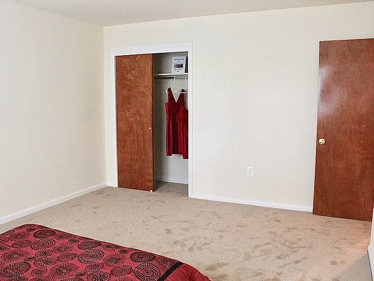 Parkview Court Apartments — Photo 11