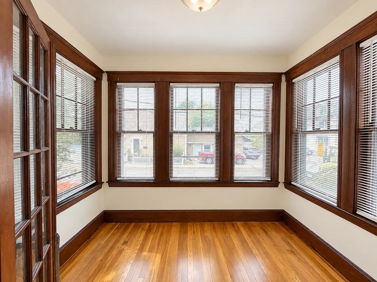 2 bed, 1200 sqft, $2,700 — Photo 4