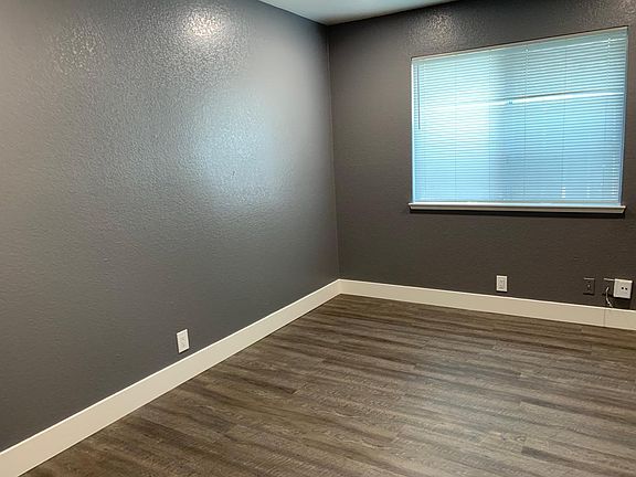 3rd image of 2998 Holly Dr APT C