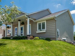 4930 Blue Creek Ct, Walker, IA 52352