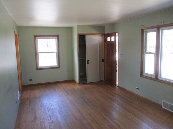 2nd image of 2319 W Marshall Pkwy