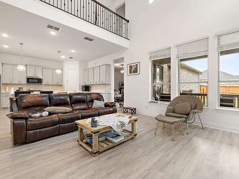 2901 Oak Chase Cv — Photo 5