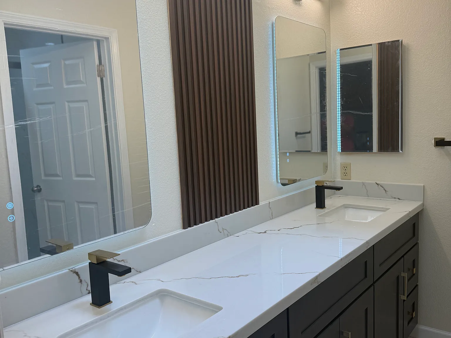 4 bed, 2700 sqft, $5,900 — Photo 4
