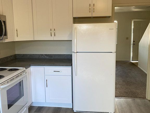 4th image of 170 W Macarthur St APT 1