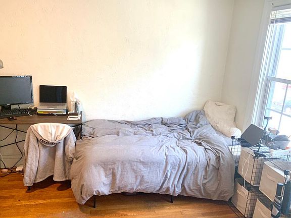 4th image of 186 Waterman St APT 10