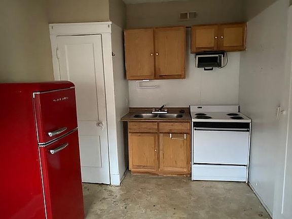 5th image of 3540 Baltimore Ave #6