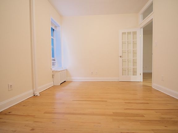 4th image of 78 Bank St