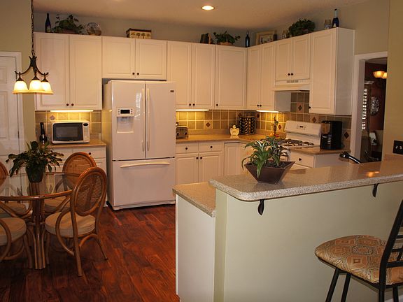 4th image of 6518 Bells Mill Dr