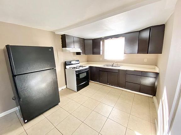 3rd image of 2113 E 14th Pl