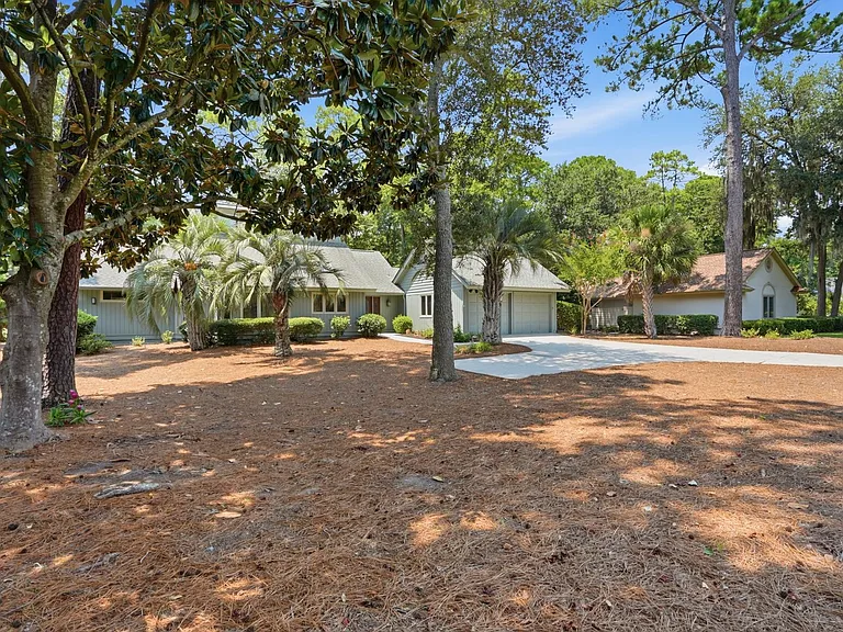 5 Fairlawn Ct — Photo 2