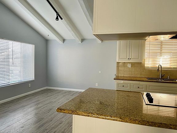 3rd image of 507 Coronado Ave APT A