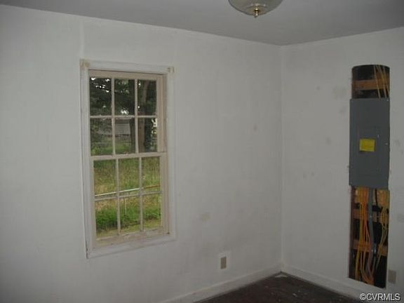 4th image of 1406 Roanoke Ave