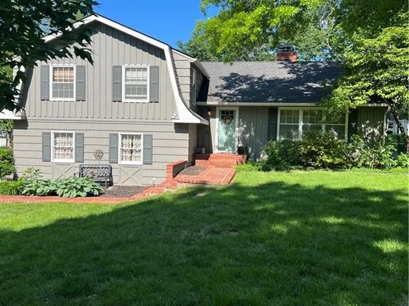 8444 Beverly Dr, Overland Park, KS 66207