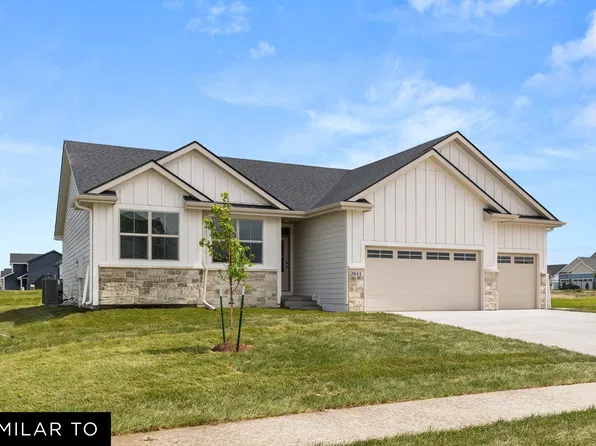 1090 SW Boulder Dr, Grimes, IA 50111