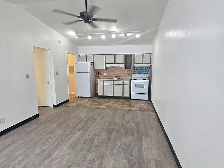 742 Loews Blvd — Photo 4