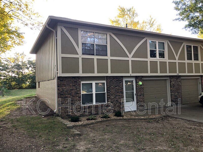 1st image of 1707 NE White Dr APT A