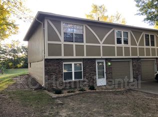 1707 NE White Dr APT A, Lees Summit, MO 64086