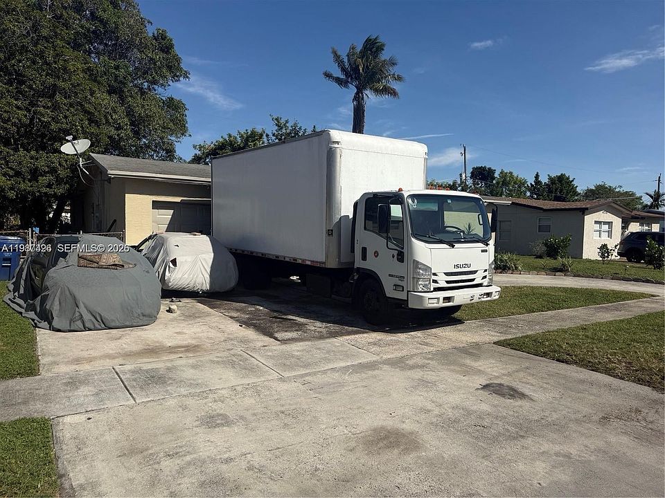 1st image of 4741 NW 18th St