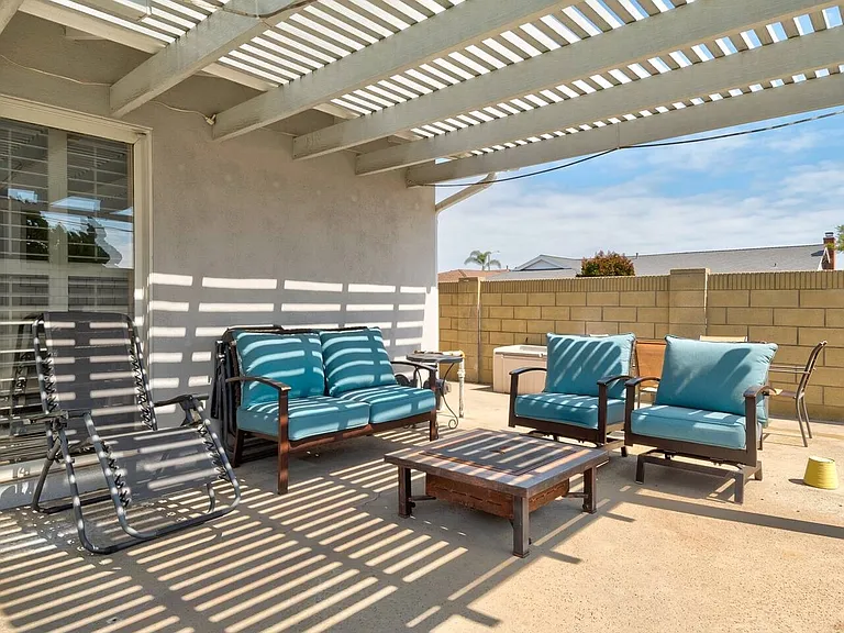 21111 Barbados Cir — Photo 40