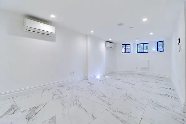 Rented by New York Realty Minimax Inc | media 6