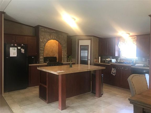 2nd image of 5815 SE County Road 1095