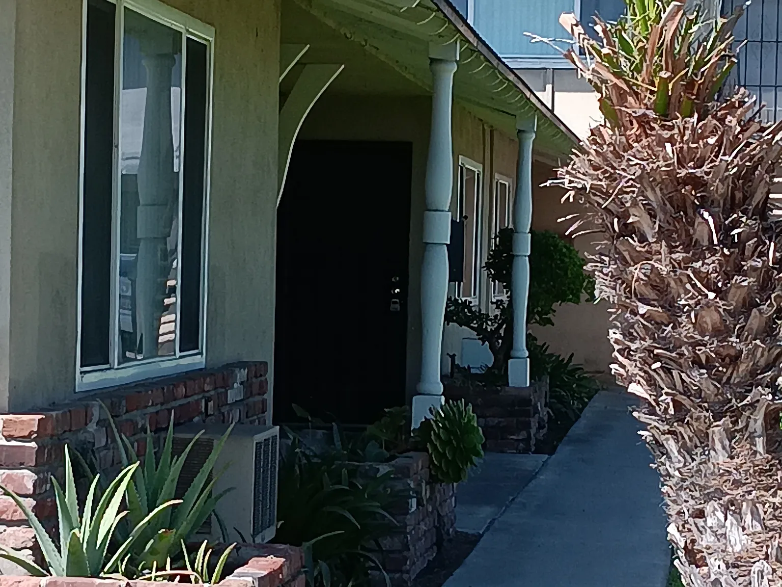 2 bed, 900 sqft, $2,375 — Photo 2