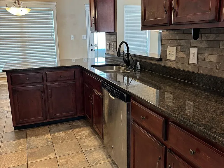 1701 Winterhaven Ct — Photo 9
