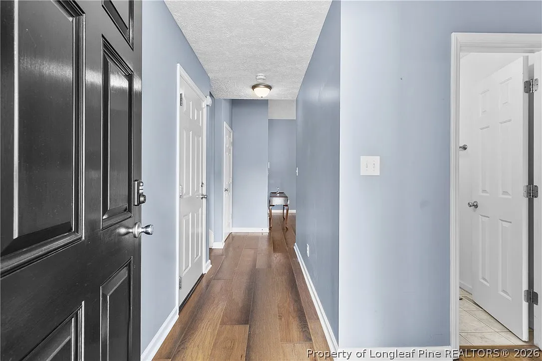 4 bed, 3.0 bath, 2195 sqft, $2,400 — Photo 3
