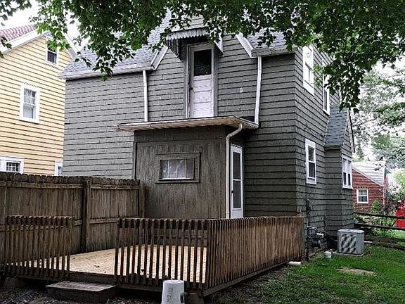 3rd image of 1038 Wright Ave