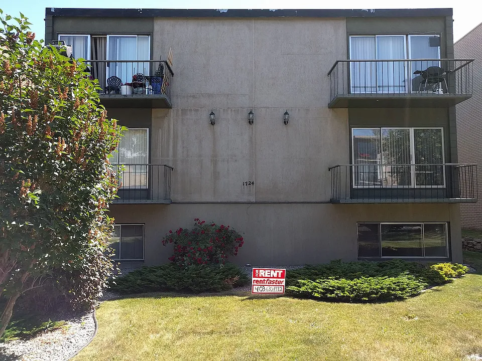 1724 10a St SW #204