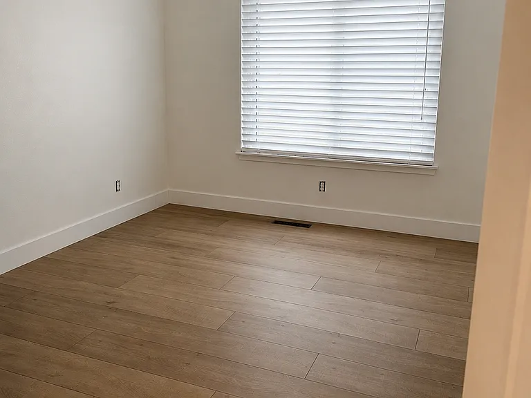 Taryn Dr — Photo 3