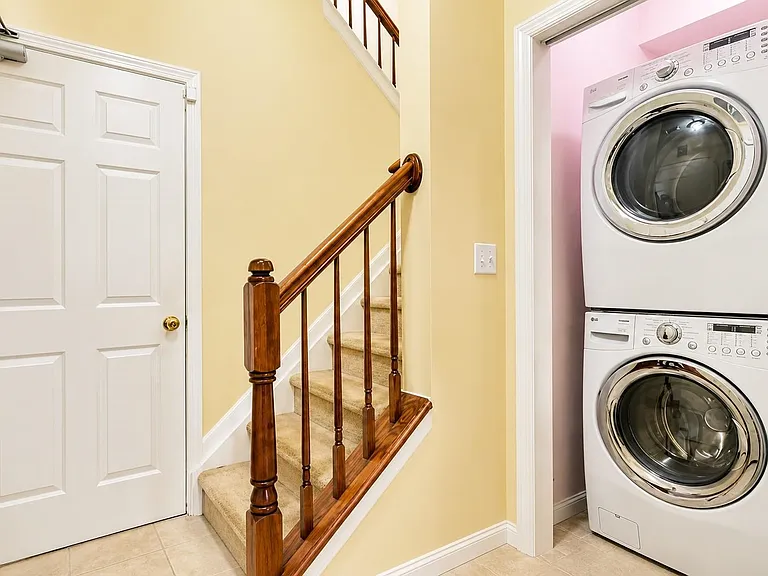 239 Brower Ct — Photo 12