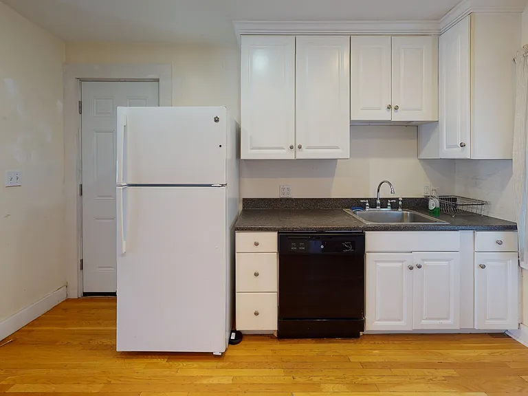 47 Fairbanks St #2 — Photo 3
