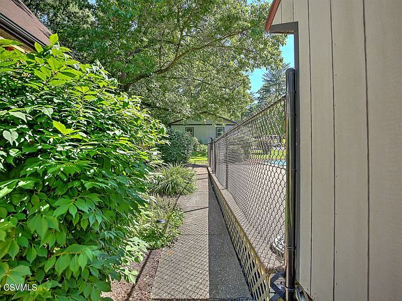 5th image of 225 Wooded Heights Dr