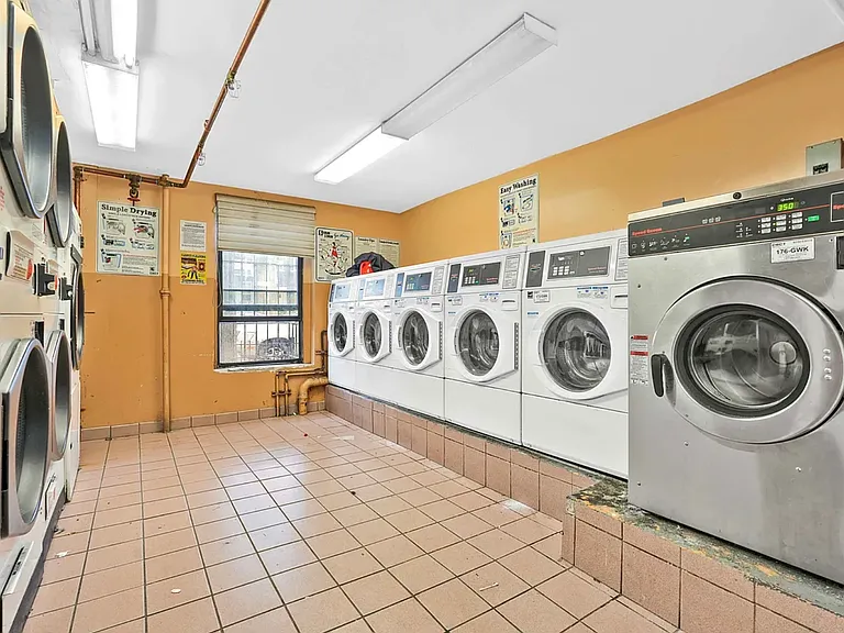 21-37 33rd St #1C — Photo 9