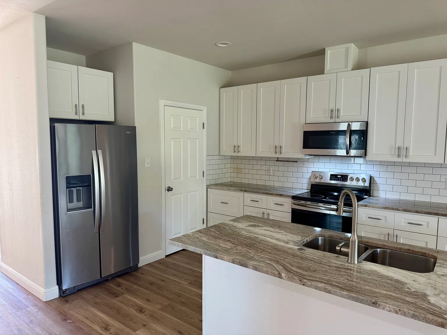 4 bed, 1920 sqft, $2,100 — Photo 3