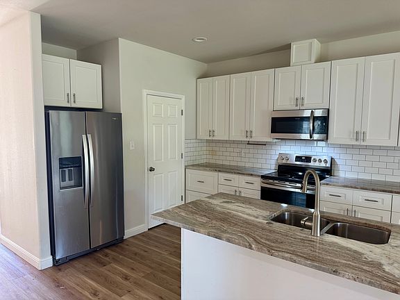 3rd image of 2817 Steepleridge Cir