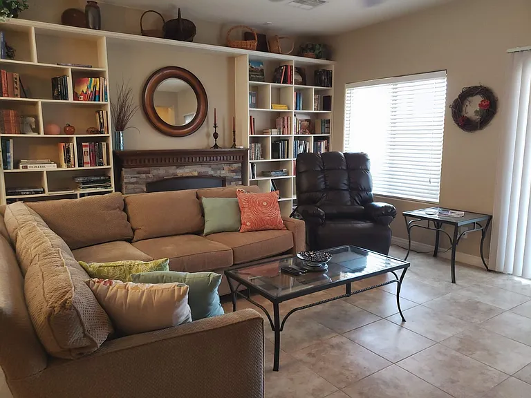 208 E Caribbean Dr — Photo 9