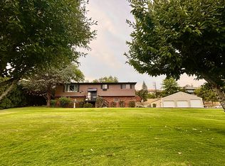 704 N 12th St, Selah, WA
