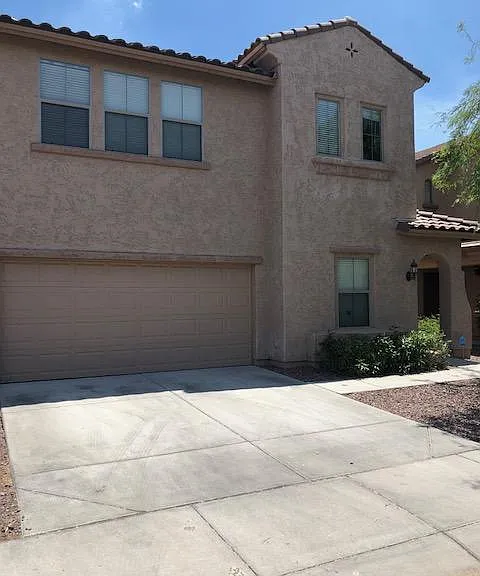 2141 W Kathleen Rd — Photo 2