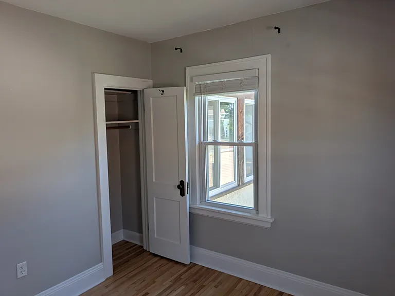 1298 Marshall Ave — Photo 12