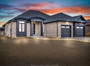 61 Hilton Ct, Amherstburg, ON N9V 0A6