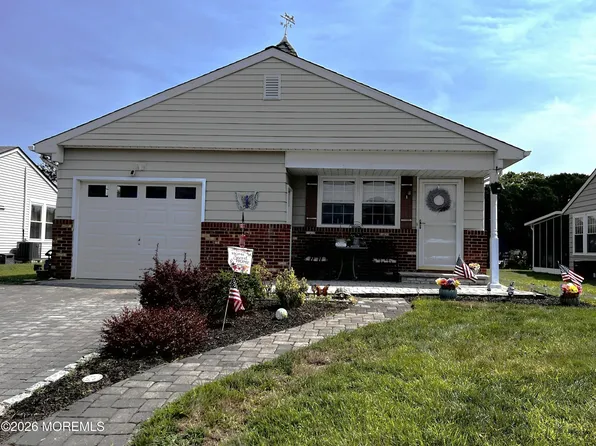 26 La Terraza Drive, Toms River, NJ 08757